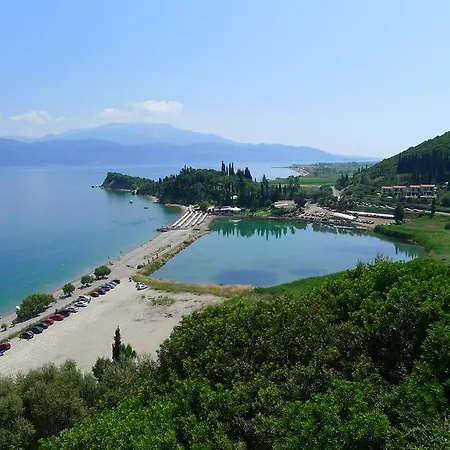 Ξενοδοχείο με διαμερίσματα Cavos Fokidos Χιλιαδού