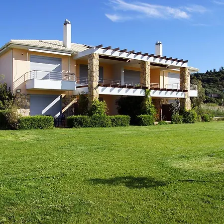 Cavos Fokidos Chiliadou (Fokida)