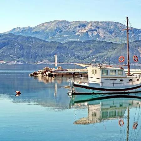 Cavos Fokidos Chiliadou (Fokida)
